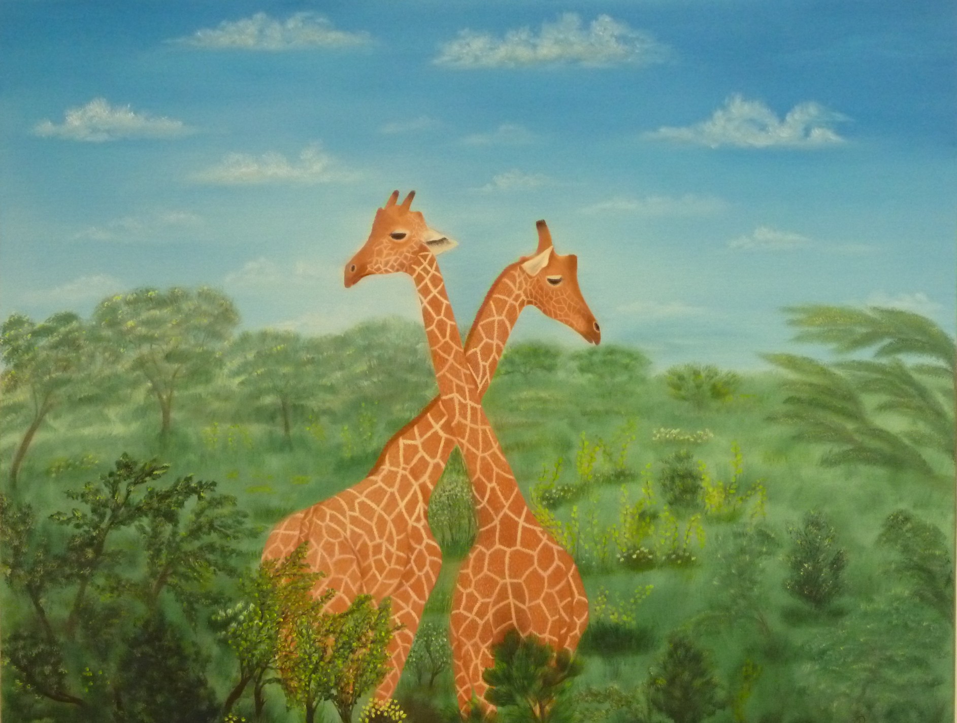 Zwei Giraffen mit gekreuzten Hälsen vor grüner Savanne und blauem Himmel.